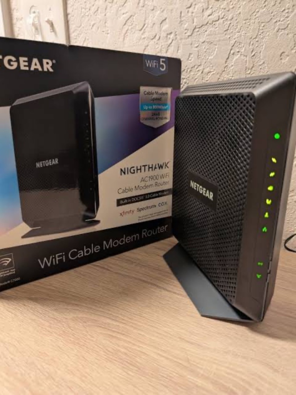Netgear Nighthawk AC1900 WiFi Cable Modem Router (Model C7000 / C7000v2)